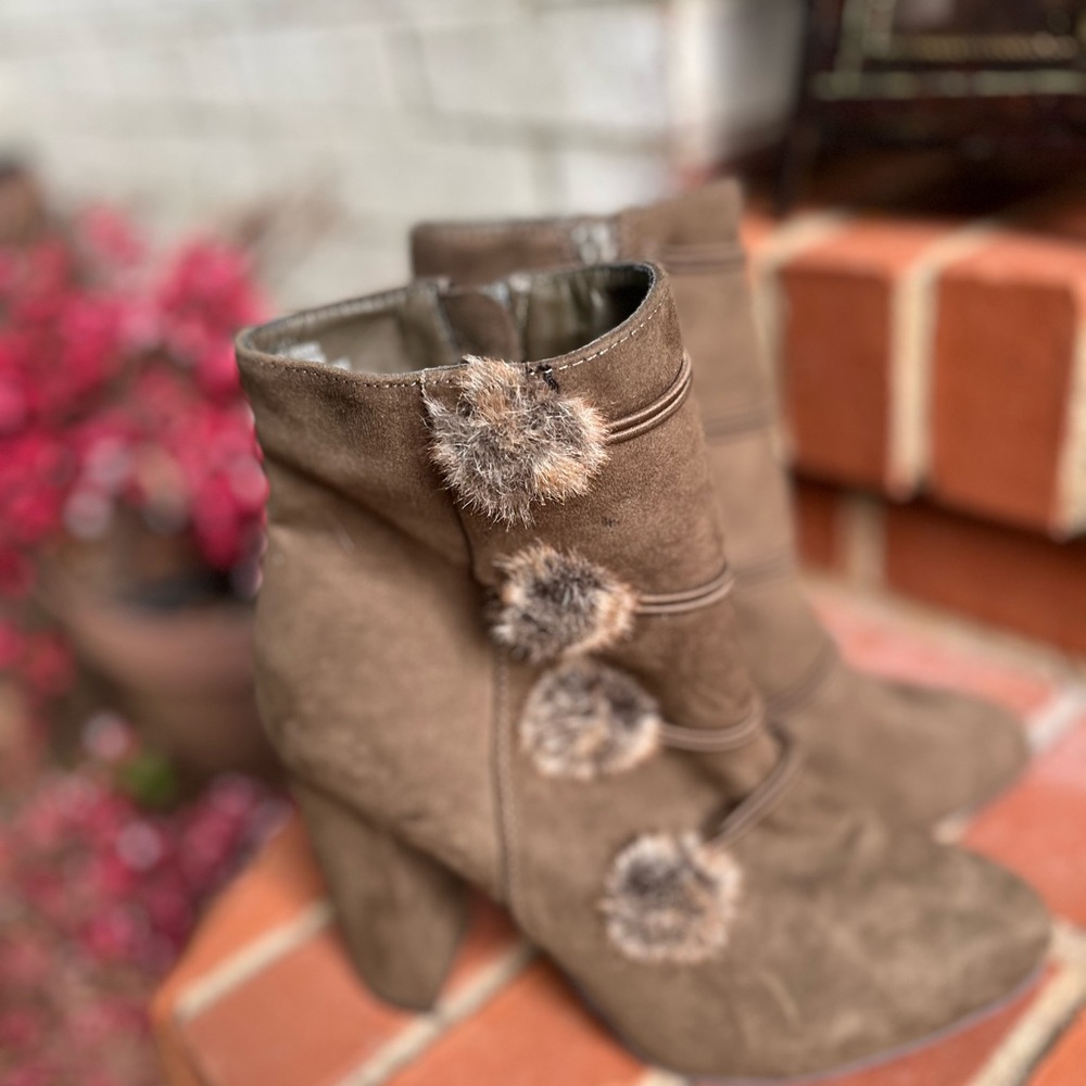 Just Fab Brown Heeled Boots with Faux Fur Details. Size 9‎
